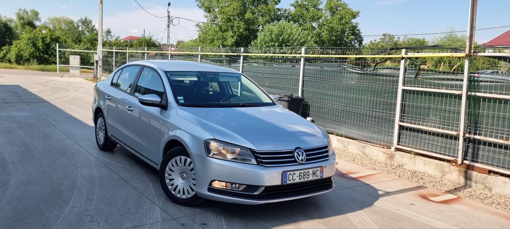 VOLKSWAGEN Passat 2012