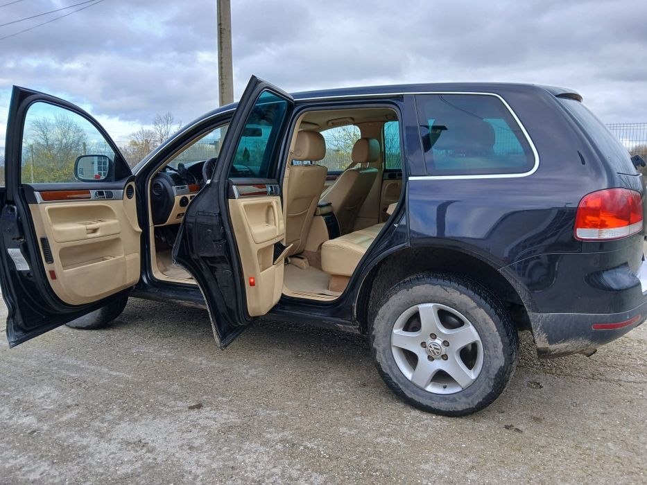 Vând Volkswagen Touareg