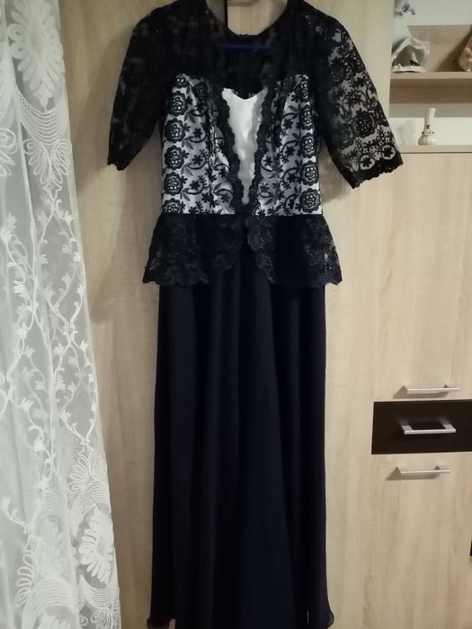 Vând rochii de ocazie