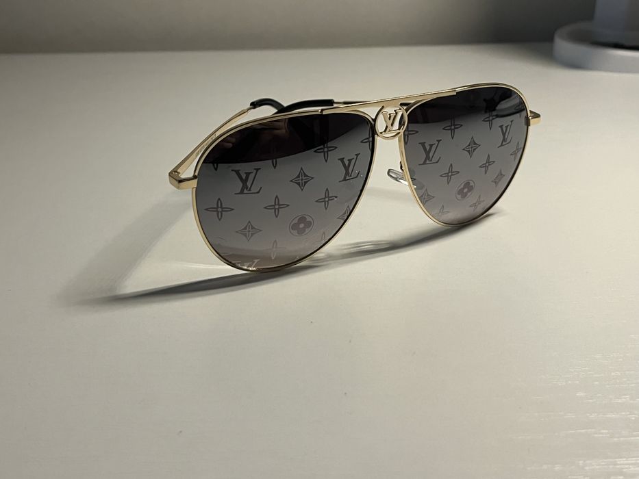 Vând ochelari de soare Louis Vuitton