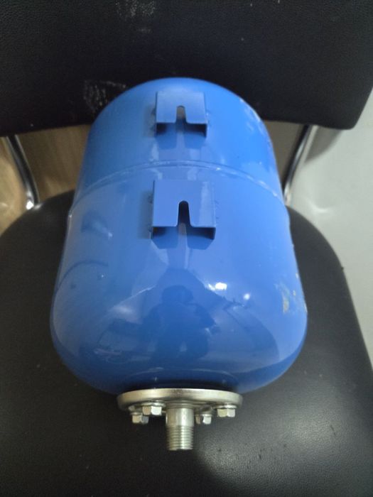 Мембранный расширительный бак "Vessen" 12 л, 10 бар (синий) razshirite