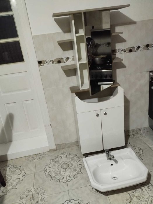 Dulăpior baie cu oglindă.