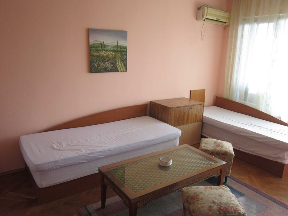 Дава се под наем Двустаен апартамент в Бургас, Лазур - 60 кв.м за 160 € - Снимка #7