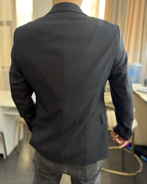 Продам костюм тройка.