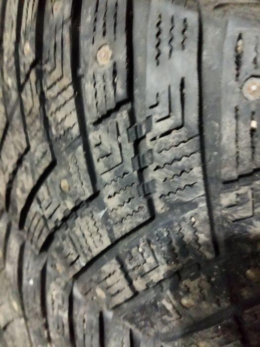 Goodyear 265/70/16 зимние