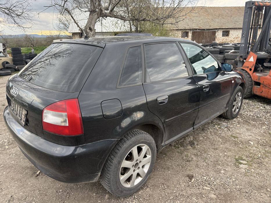 Ауди а3 1.6 фейс на части или цяло