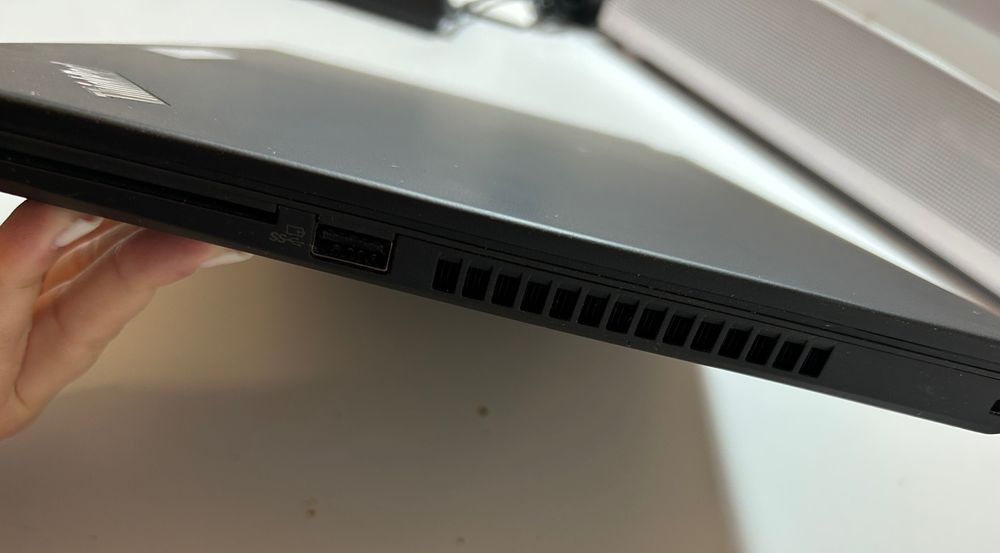 Laptop slim business Lenovo ThinkPad T14 Gen2–i5-1135G7,16GB,512GB SSD