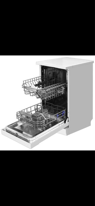 Продаётся посудомоечная машина Midea DWF8-7618W.