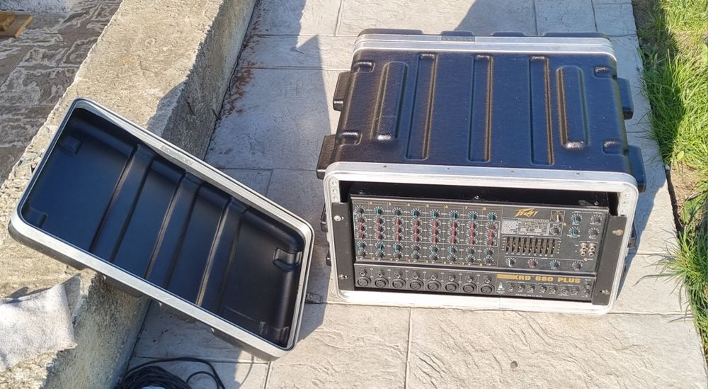 Statie cu mixer peavey xrd680 plus