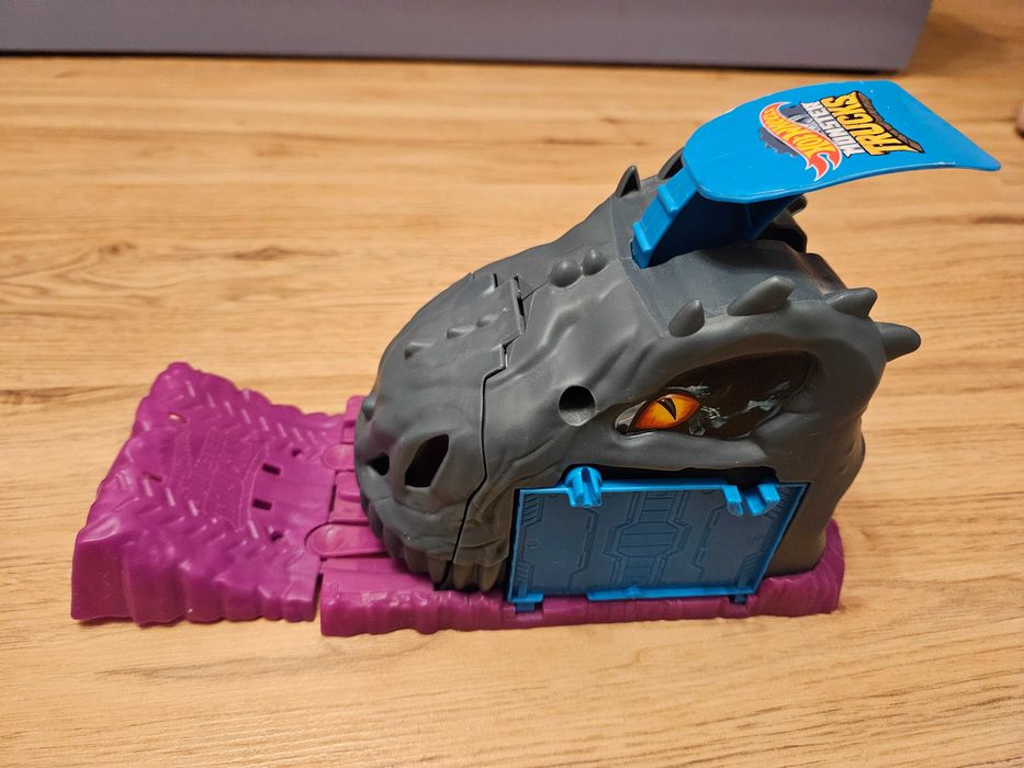 Hot wheels комплект