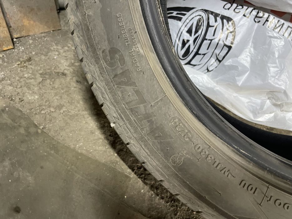 Резина летняя 235/50/19