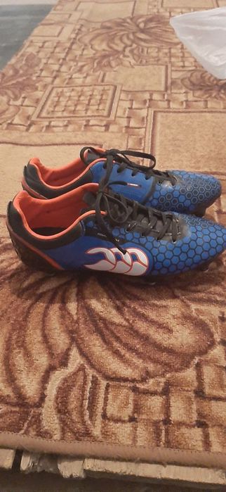 Футбольный бутсы сатылады