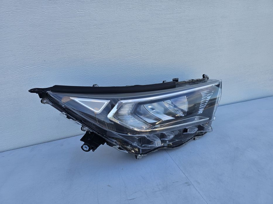 Far dreapta Toyota Rav4 Full Led
