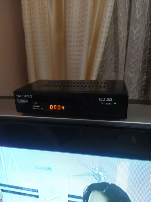 Телевизор JVC- 72см