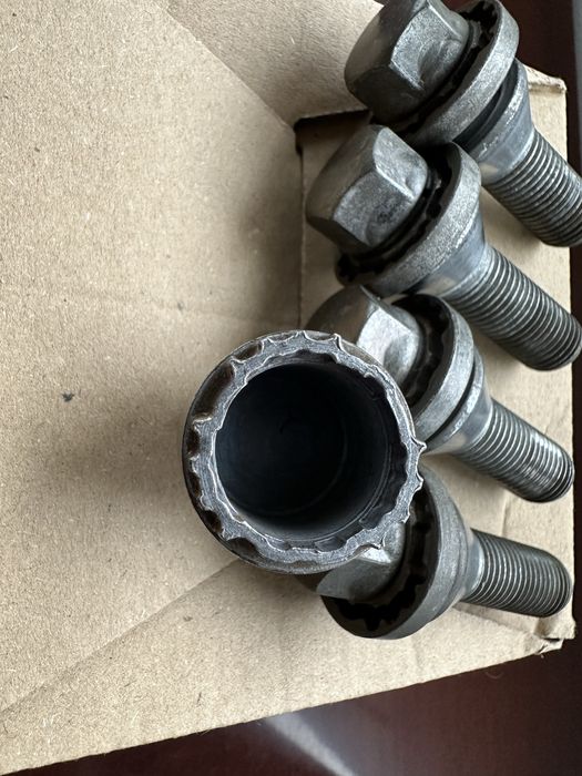 4 Prezoane OEM antifurt + cheie Volvo S90 - 2018