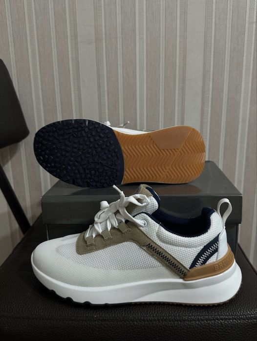 Кроссовки мужские белыез