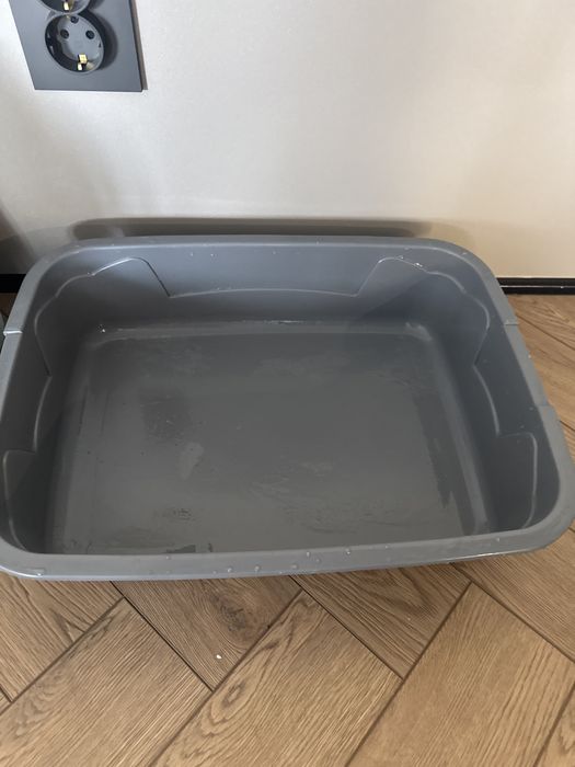 Лоток и домик для кошки