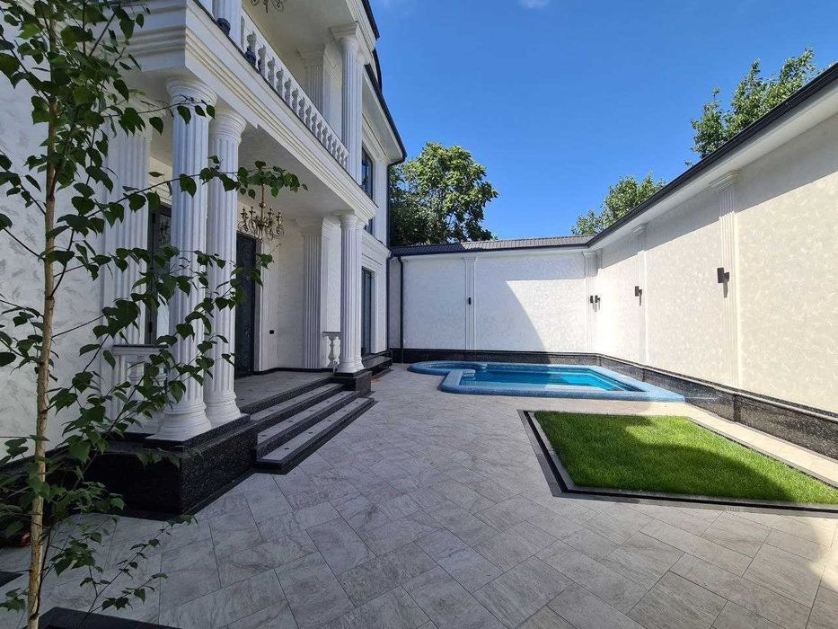 Продается Дом С ремонтом ул.Дагестанская 600кв.м.