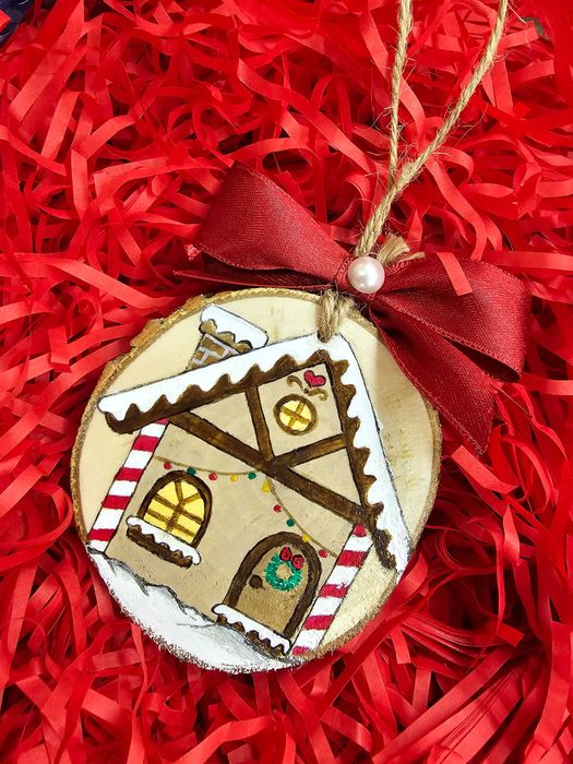 Коледни играчки рисувани