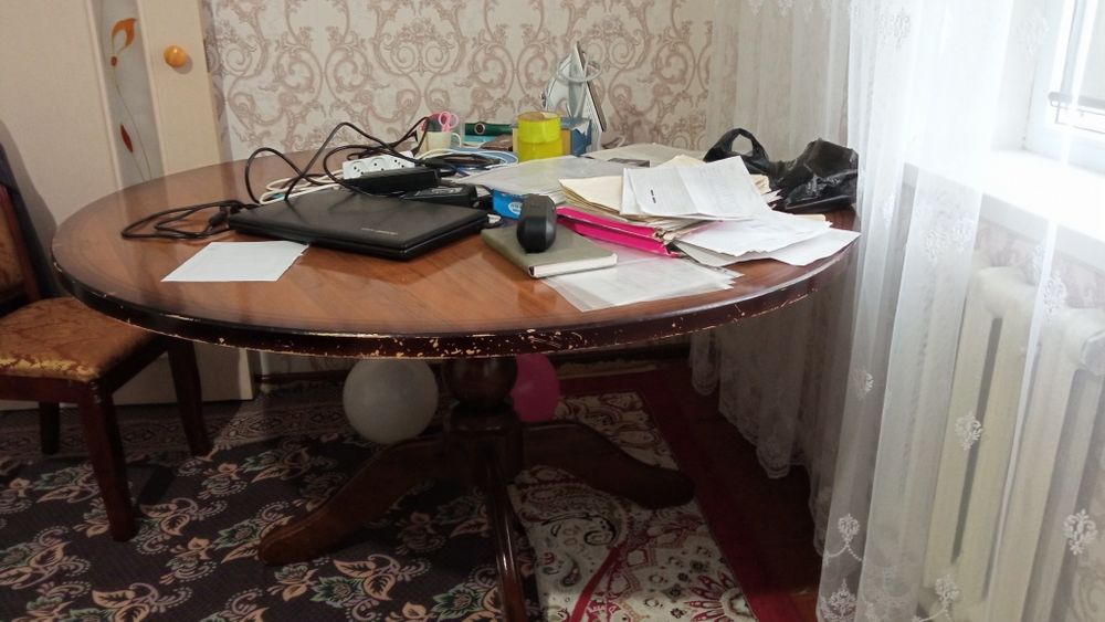 Продается круглый стол