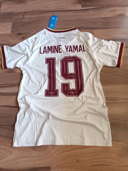 Spain world cup away jersey