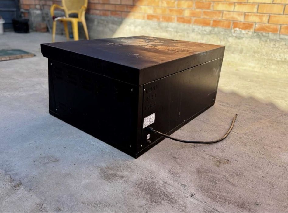 Pitsa aparat sotiladi