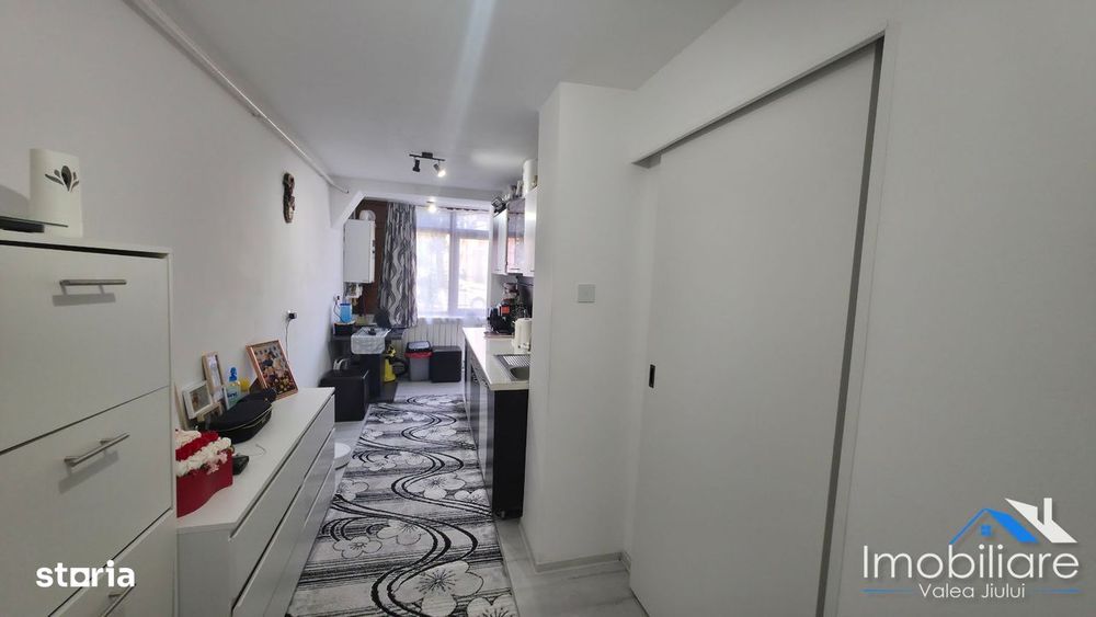 Apartament 2 camere - Lupeni, Str. Parangului, 55 mp, Renovat in 2025