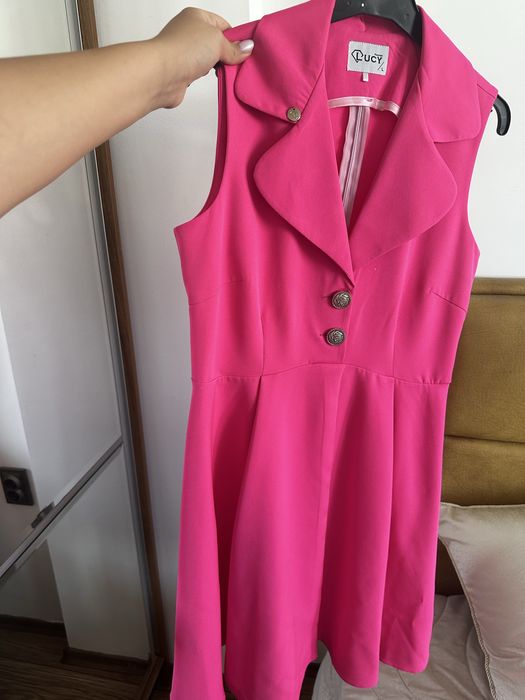 Lucy къса цикламена рокля