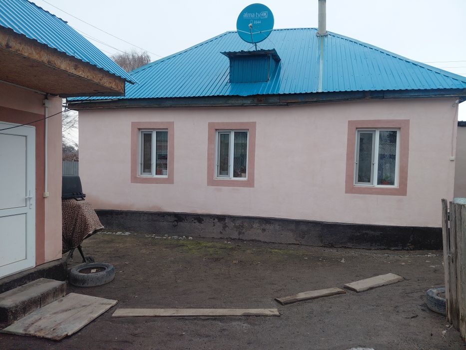 Продам Дом 5 комнат