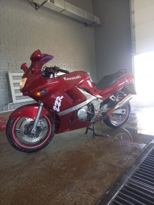 Продам Kawasaki ZZR 400