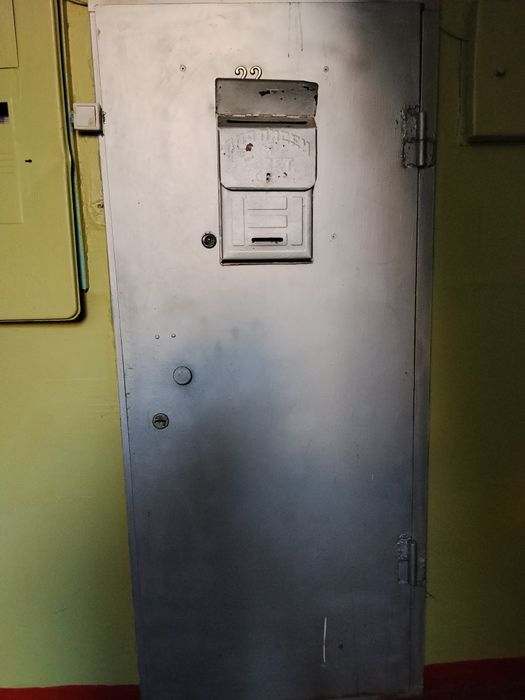 Продам дверь входную