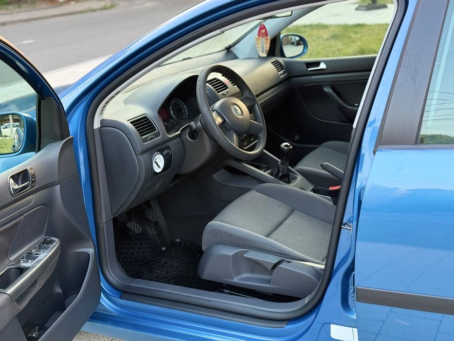 VOLKSWAGEN Golf 2006 — imagine 5
