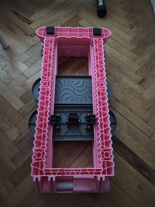 Спортен уред за тренировка на бедра