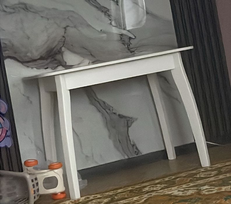 Стол белый продам