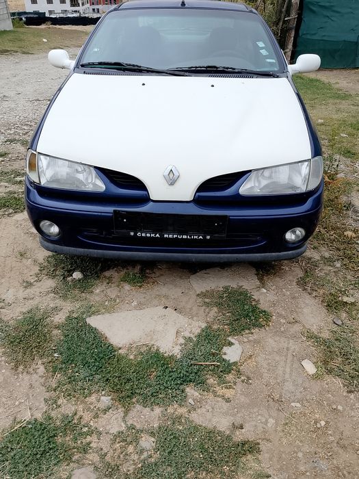 Продава се Renault Megan 1.9 бензин на части