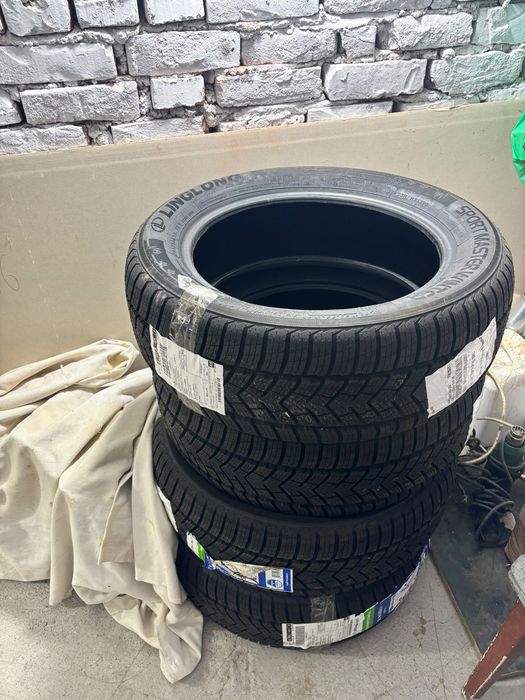 Anvelope iarna 215 55 R17 XL