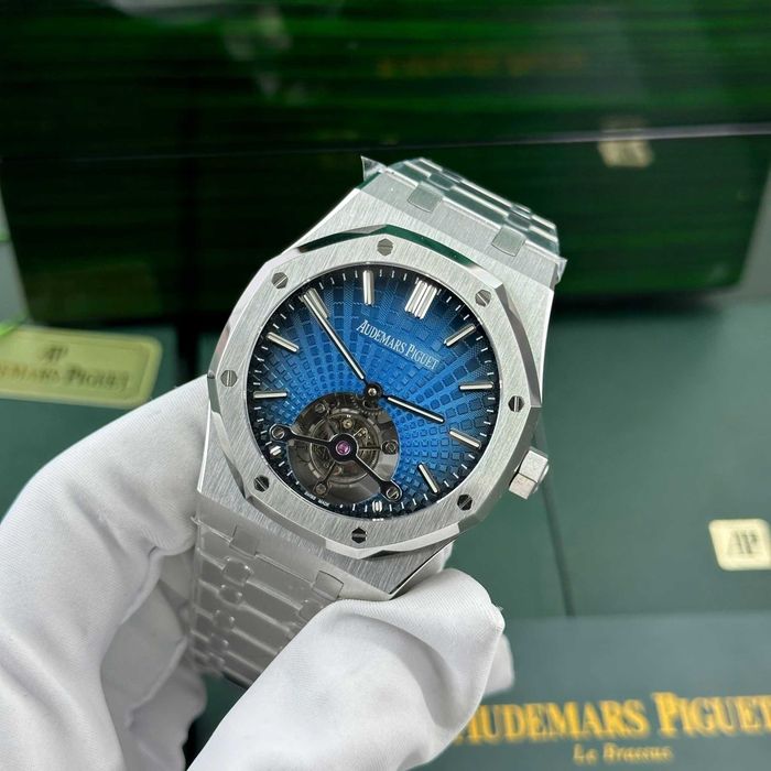 Audemars Piguet Royal oak активен турбийон