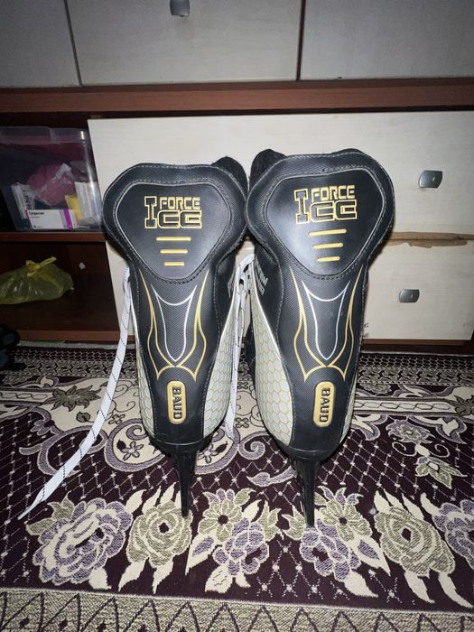 Продам коньки 45 размер