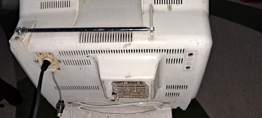 Tv alb/negru Sport 233 E