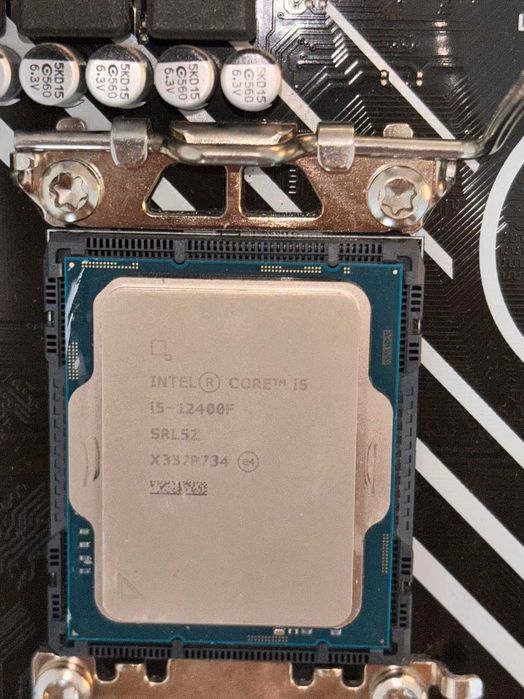 Procesor Intel i5-12400F + cadou Cooler DeepCool Gammaxx 400 - garantie 11.2026