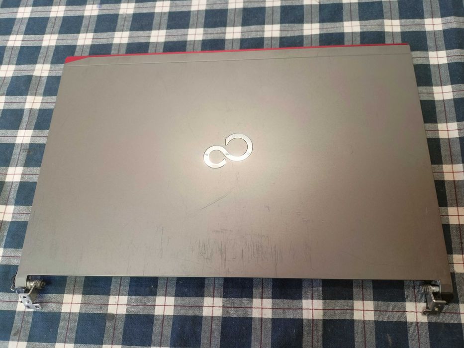 Elemente Fujitsu LifeBook E756