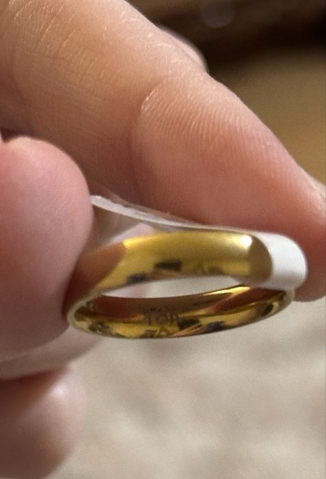 Inel placat cu aur 18K.