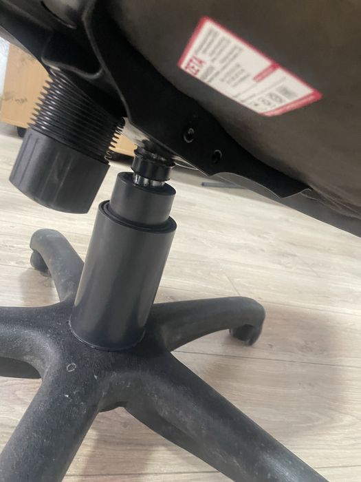 Продам кресло офисное