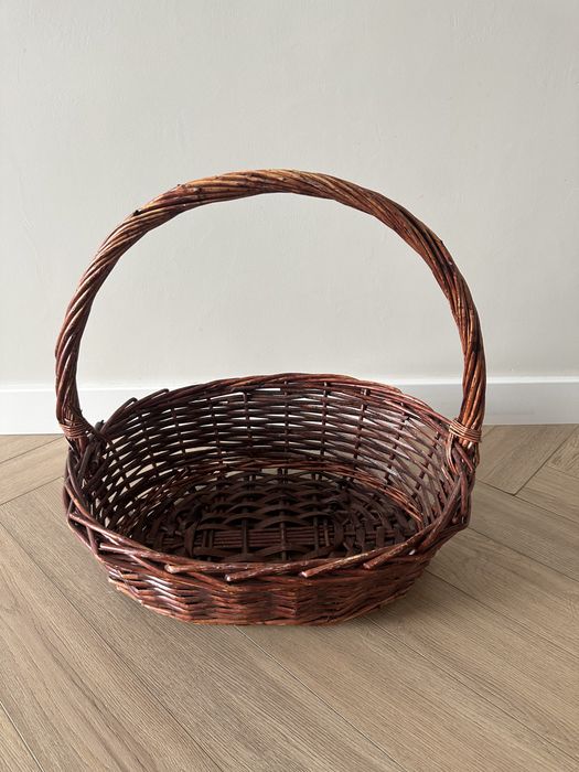 Продам корзину плетёную