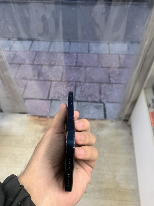 продам айфон 13