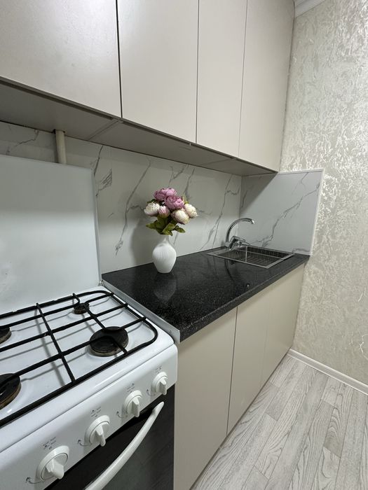 Продам 2 квартиру  Есет Батыр 105 к2