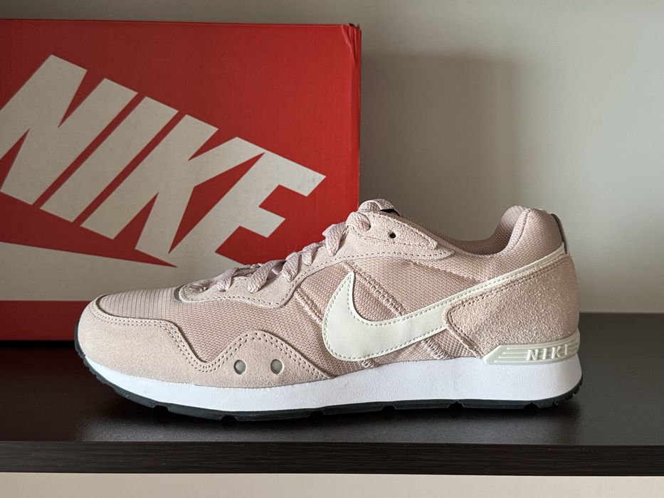 NIKE W VENTURE RUNNER 40.5номер 26см Стелка Нови с Кутия