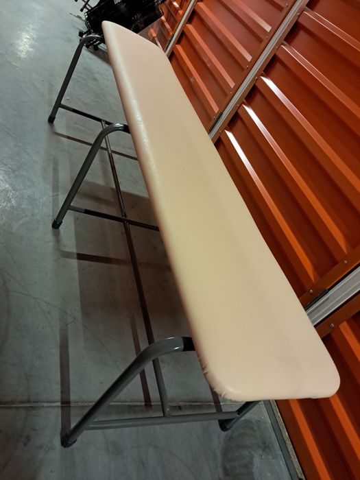 Скамейка без спинки