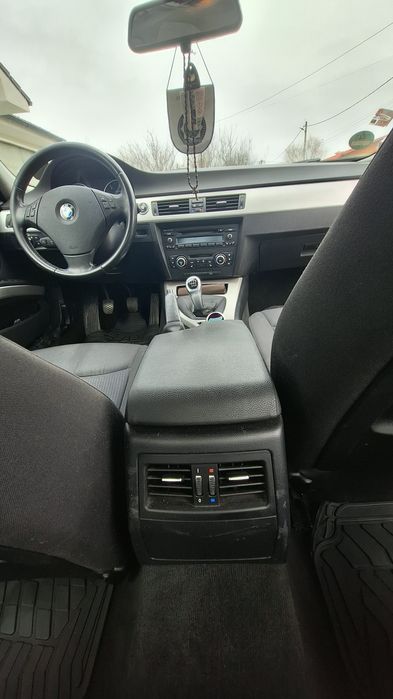 Vând BMW, 318 D, 2009 Decembrie,capacitate cilindrica1995,facelift.