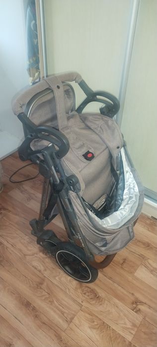 Продам детскую коляску